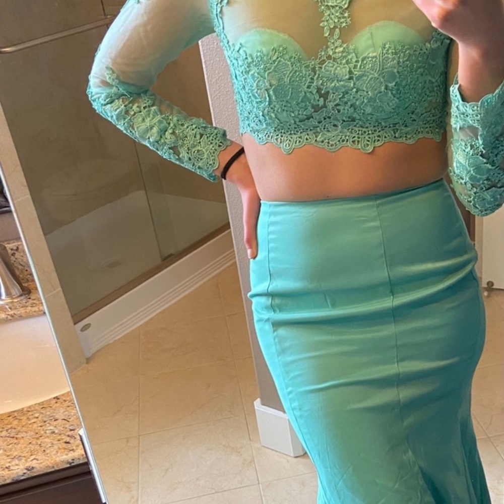 Dress! - Picture 2 of 3
